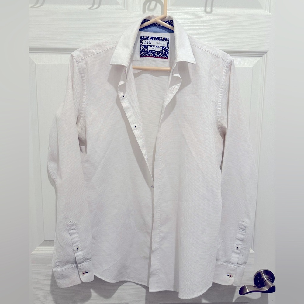 Zara slim fit men’s collared shirt -M